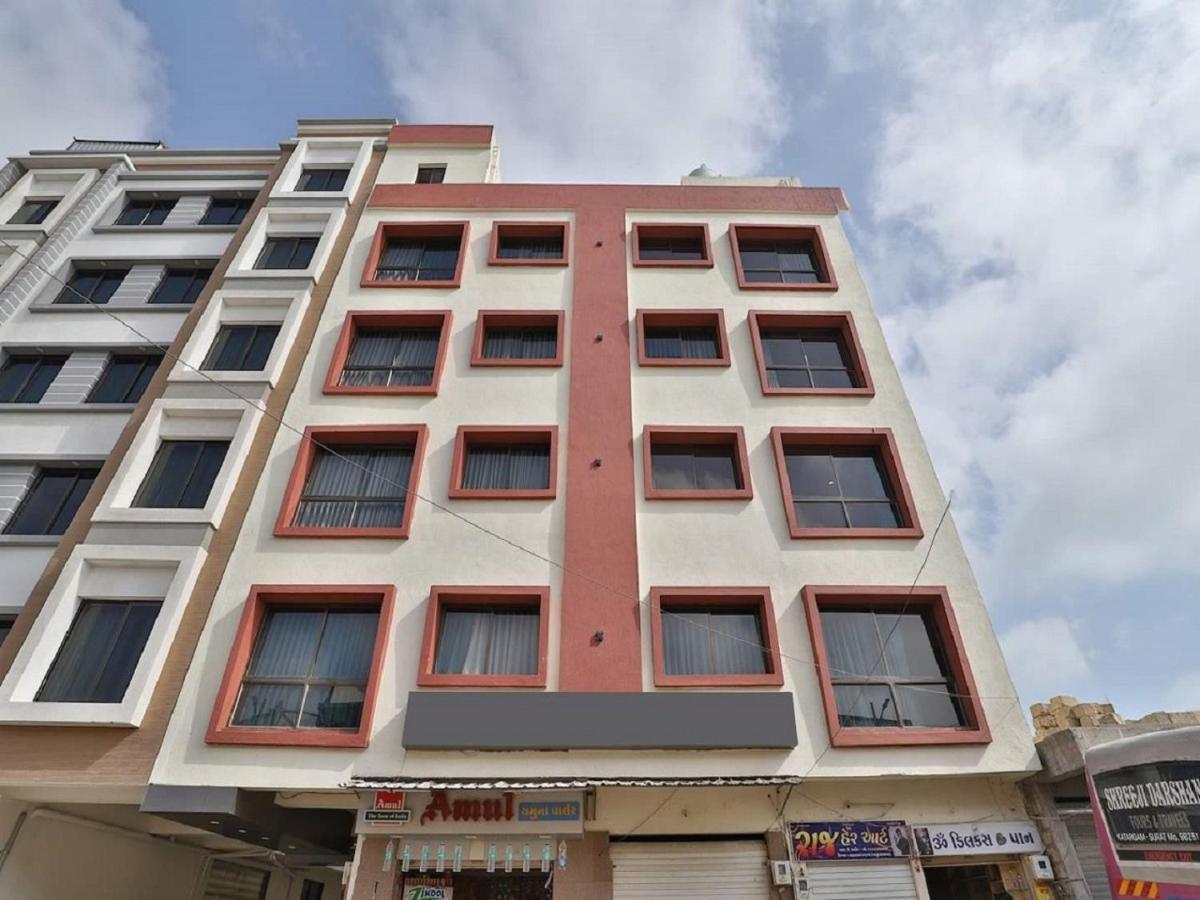 Hotel Kuber Дварка Екстер'єр фото