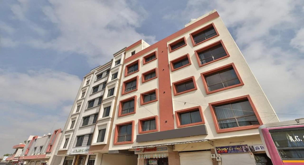 Hotel Kuber Дварка Екстер'єр фото