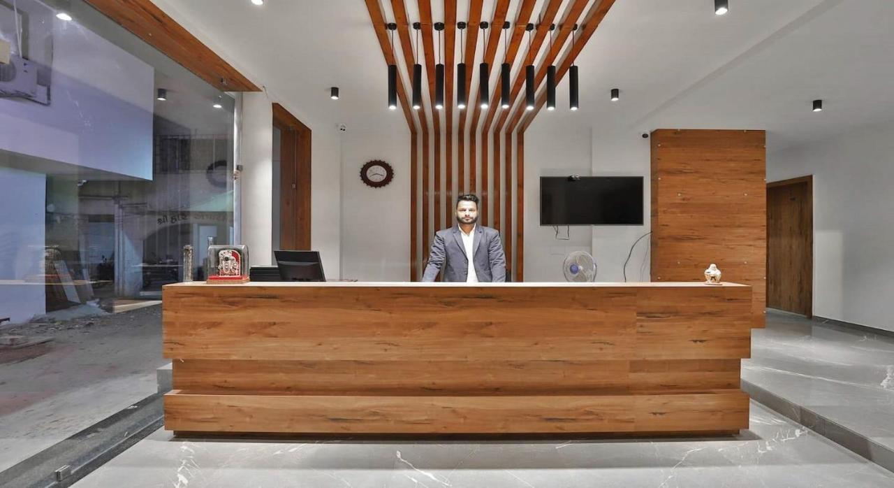 Hotel Kuber Дварка Екстер'єр фото